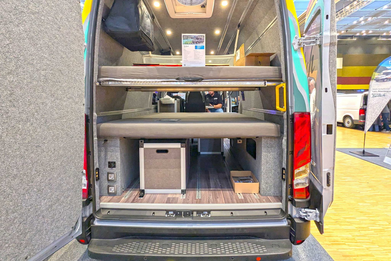 LMC Modo (2025) - spersonalizowana rozbudowa dzięki modułowemu systemowi mebli dla Iveco Daily Switch
