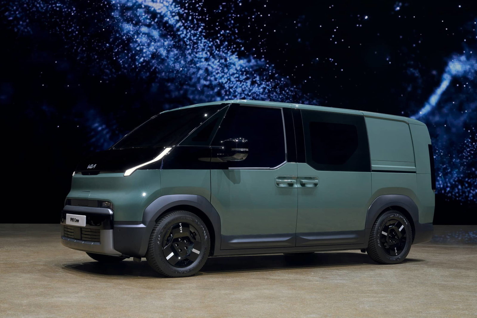 Kia PV5 - nowy elektryczny van na kemping?