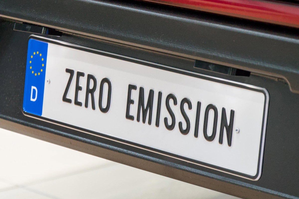 Cityfrighter/ Vöhringer na Caravan Salon 2026: tablica rejestracyjna z napisem „Zero emission”.