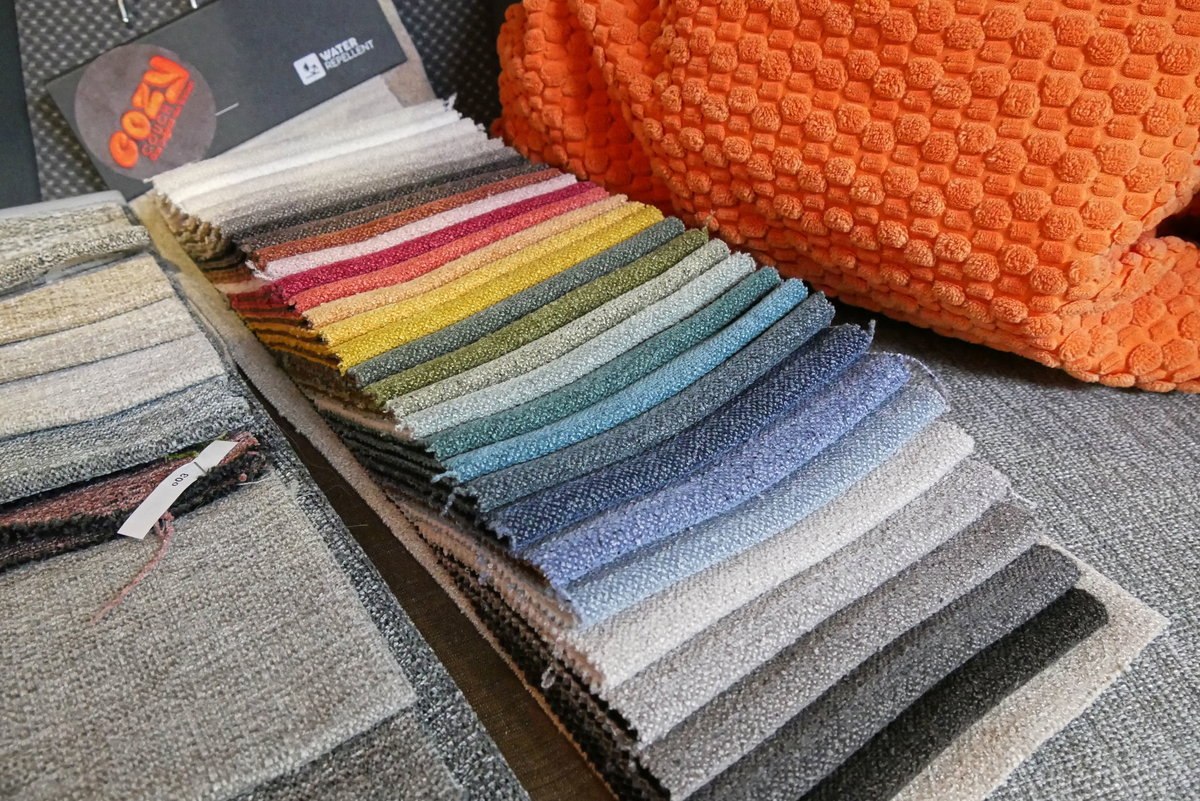 In diesen Farben sind die Bezüge für die Cozy Couch aktuell zu haben.