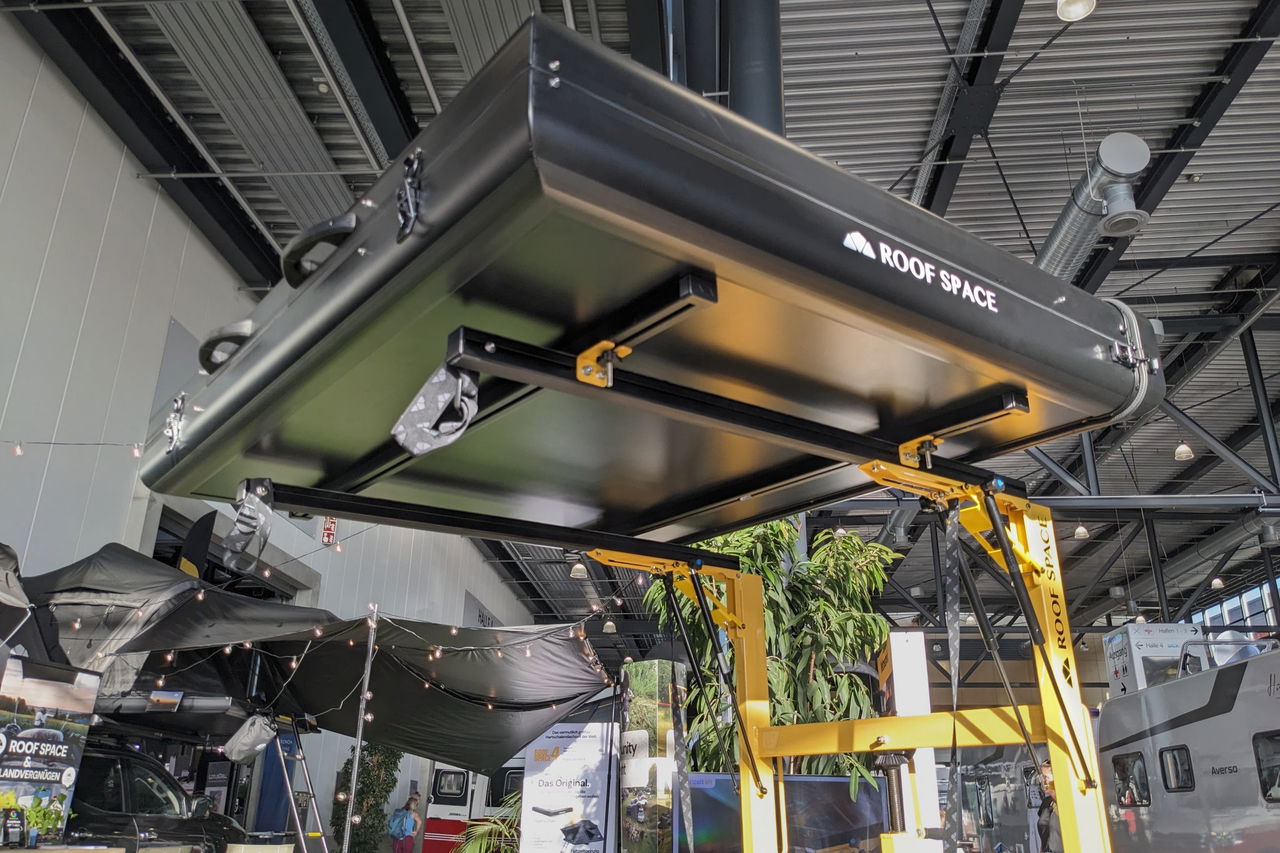 Dachzeltlift od Roof Space: montaż namiotu dachowego do 100 kg w pojedynkę